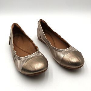 Clarks Artisan Rena Flats Women's Size 6.5‎ W Gold Metallic Cap toe